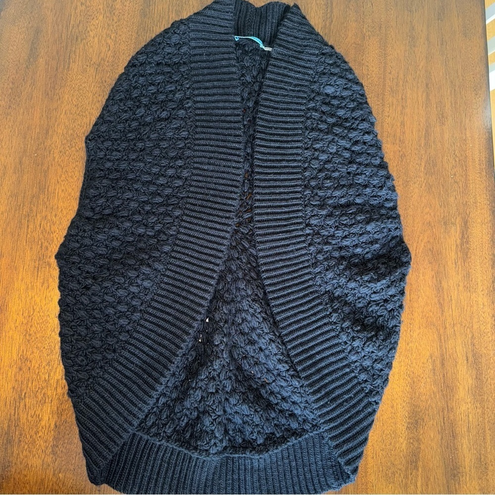 Alice + Olivia Black Cocoon Wool Cardigan Sleeveless Hook Closure Front‎ Size XS